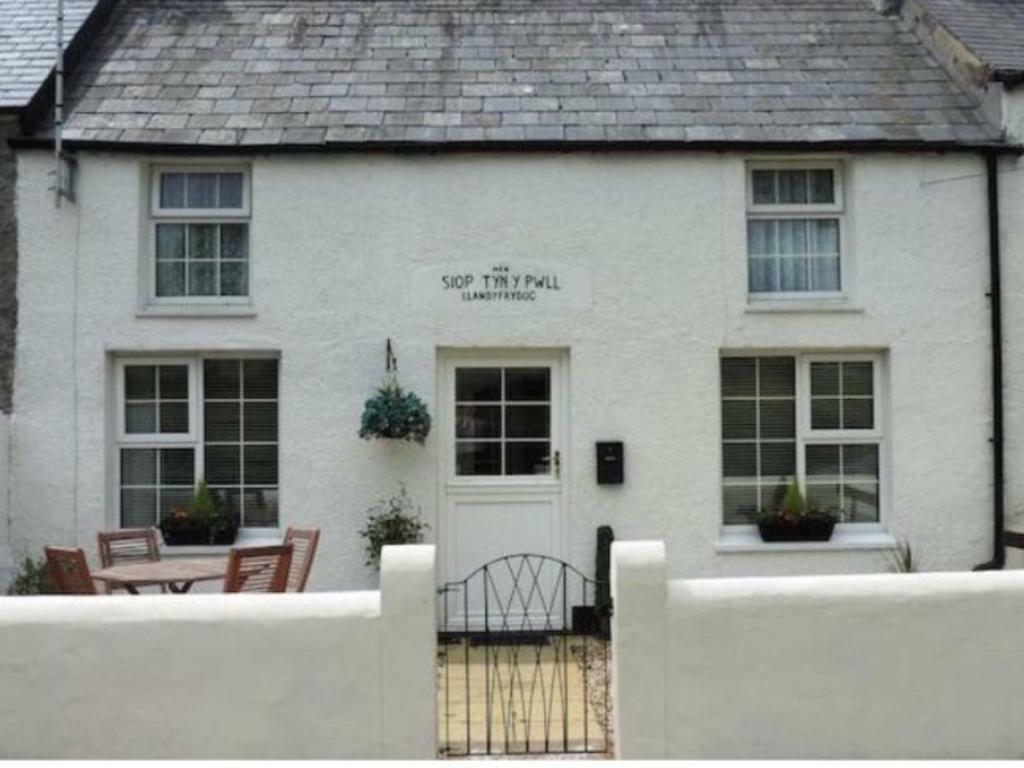 The Old Shop Llandyfrydog Exterior foto