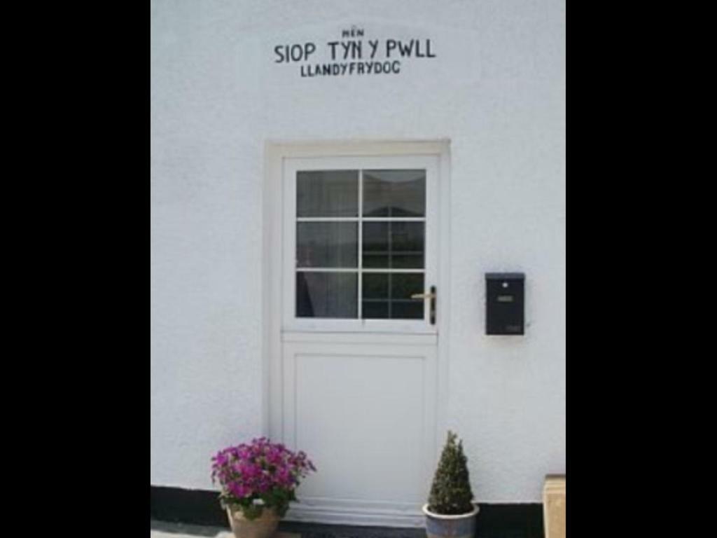 The Old Shop Llandyfrydog Exterior foto